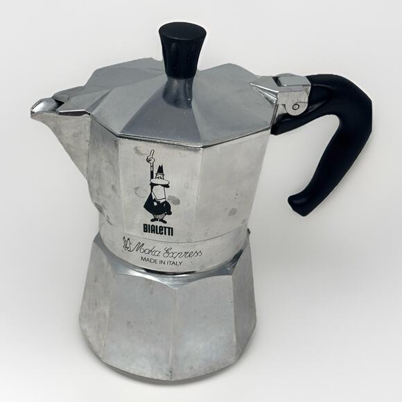 Bialetti Moka Express - Stovetop Espresso Maker - 3 Cup - Picture 2 of 9